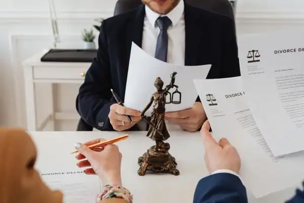 our fees Billericay from EH Mediation - image of couple in joint mediation meeting